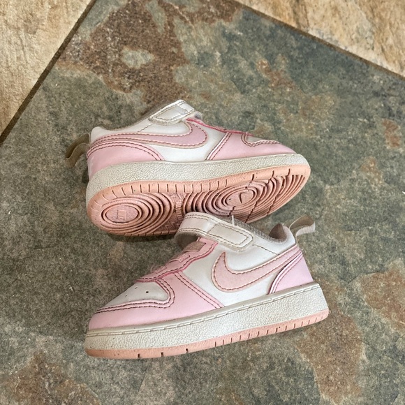 Nike Court Borough Low in pink and white size 5c good/play condition - Picture 7 of 7